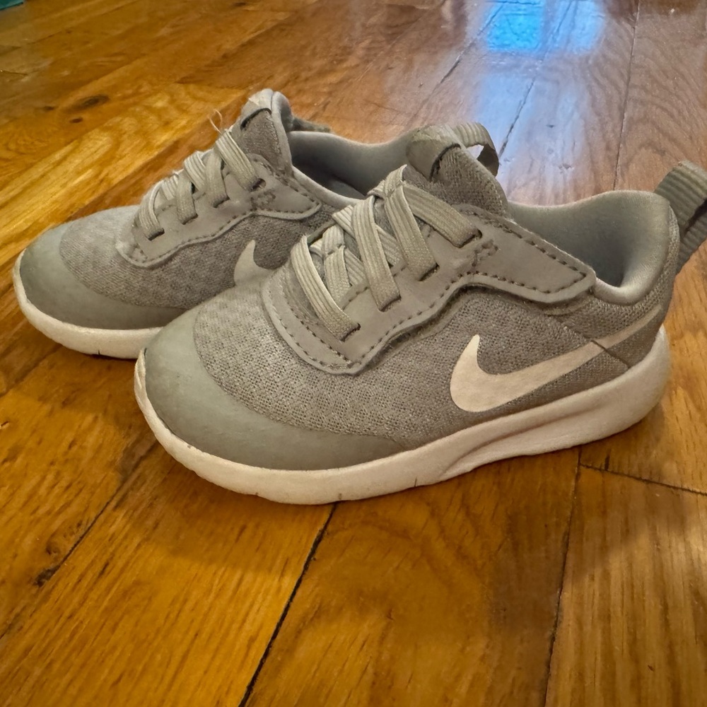 Toddler Nike Tanjun Sneakers sz 6c